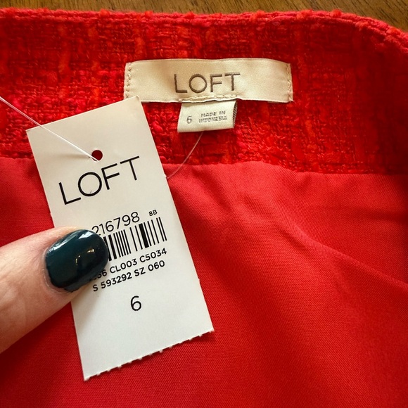 LOFT Tweed Button Wrap Skirt NWT Valentine’s Day skirt - Picture 4 of 5